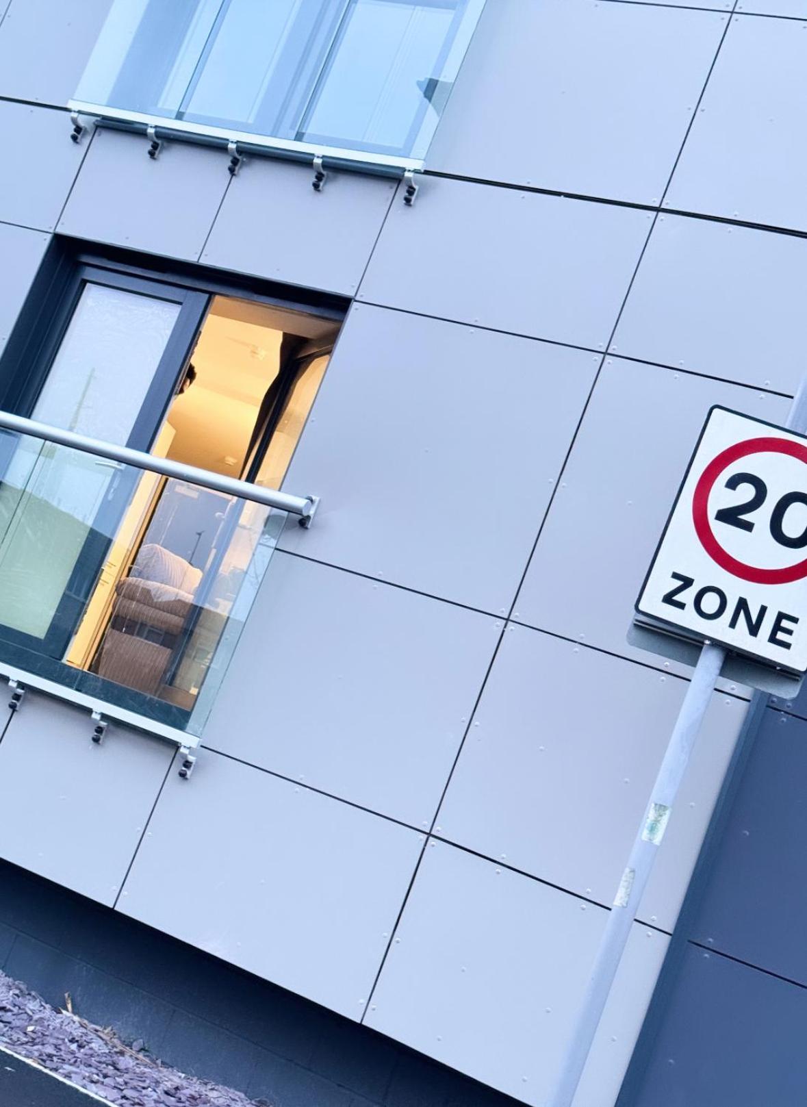 Luxury 2 Bedroom Apartment In Manchester City Centre - Free Parking Kültér fotó